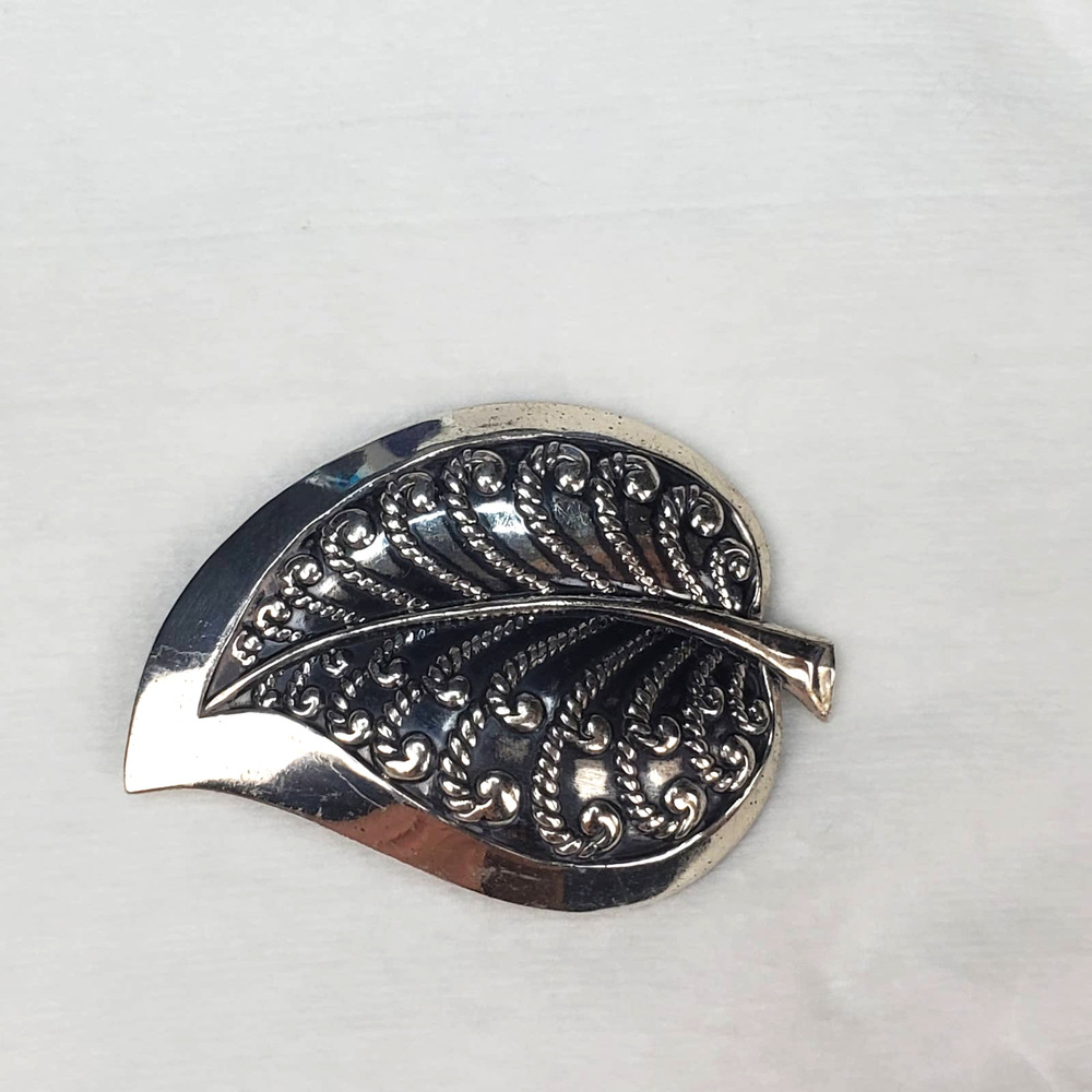 Vintage Danecraft Ornate Sterling Silver Signed Leaf Brooch - Picture 4 of 13